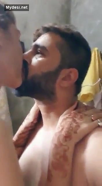 Punjabi couple bj and kissing