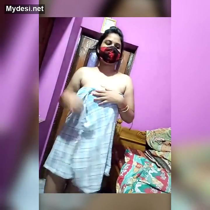 Desi sexy bhabi selfe with mask