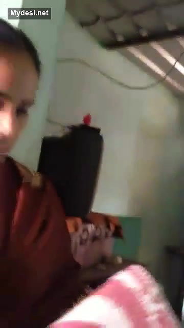 Desi village aunty show her boobs