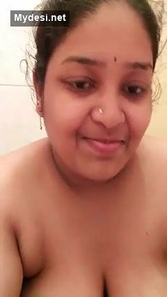 Bhabhi showing boobs and pussy