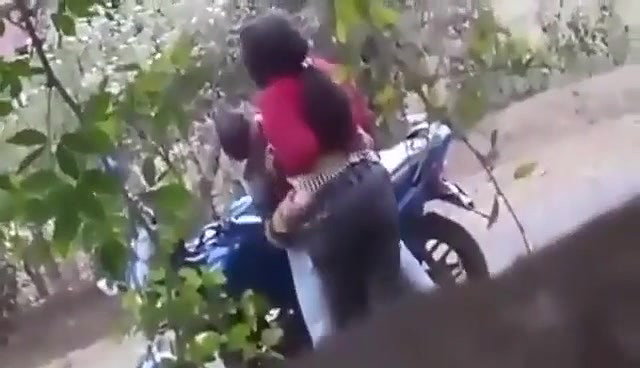 Lovers Outdoor Romance Caught on cam