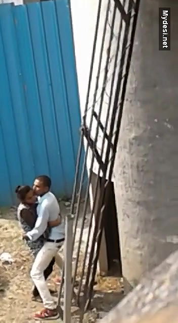 Outdoor quicky standing fucking