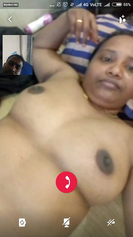 Married Bhabi Showing On VideoCall
