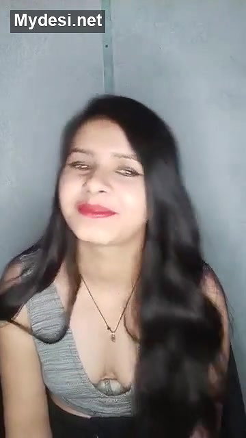 Mahi Singh Deep Cleavage Live