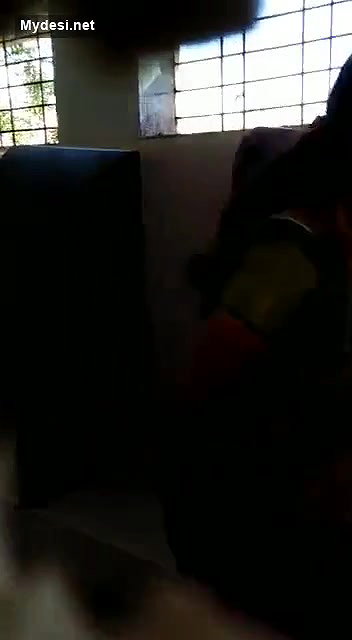 South Indian Bhabhi Famous Peeing Clip