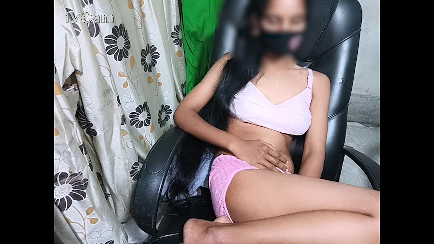Desi Girl Sumaiya First Camshow Video.
