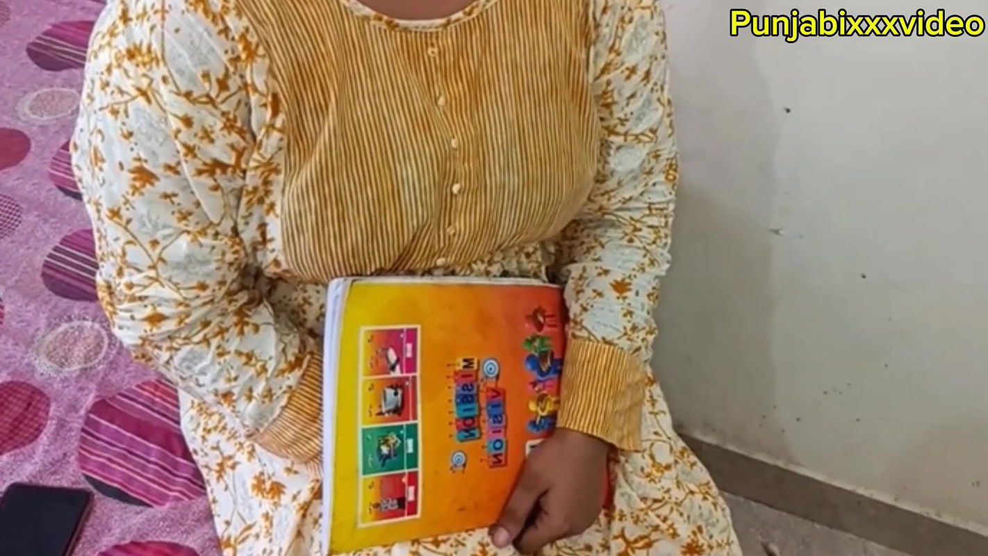 Fucked the my class girl who came to collect books