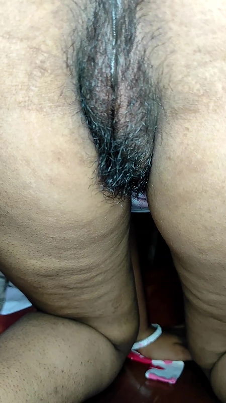 Hot cute indian girl having juicy felling who wants to have fun with herself