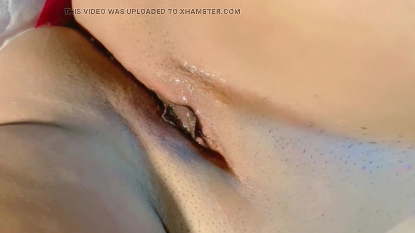 Big ass girl’s pussy rubbed by her boyfriend