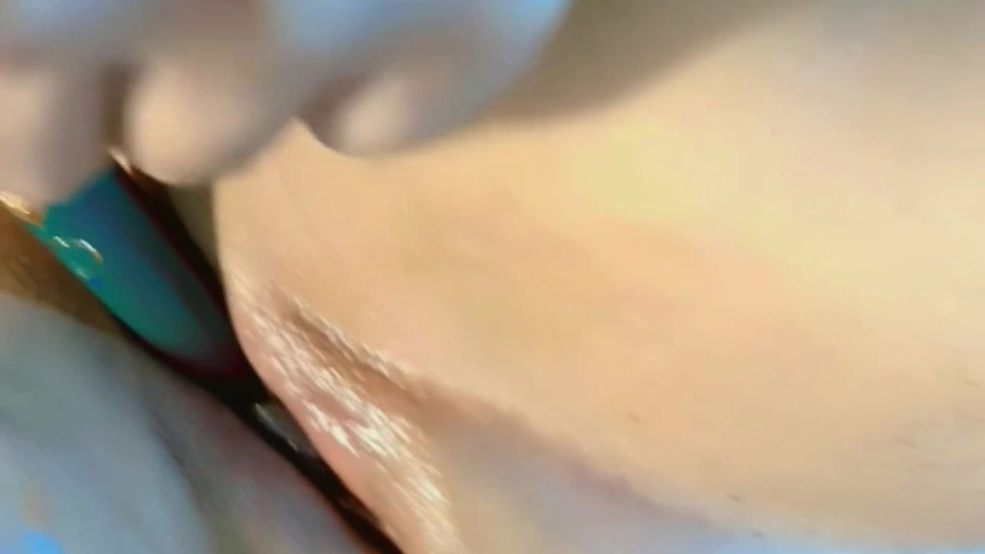 Big ass girl’s pussy rubbed by her boyfriend