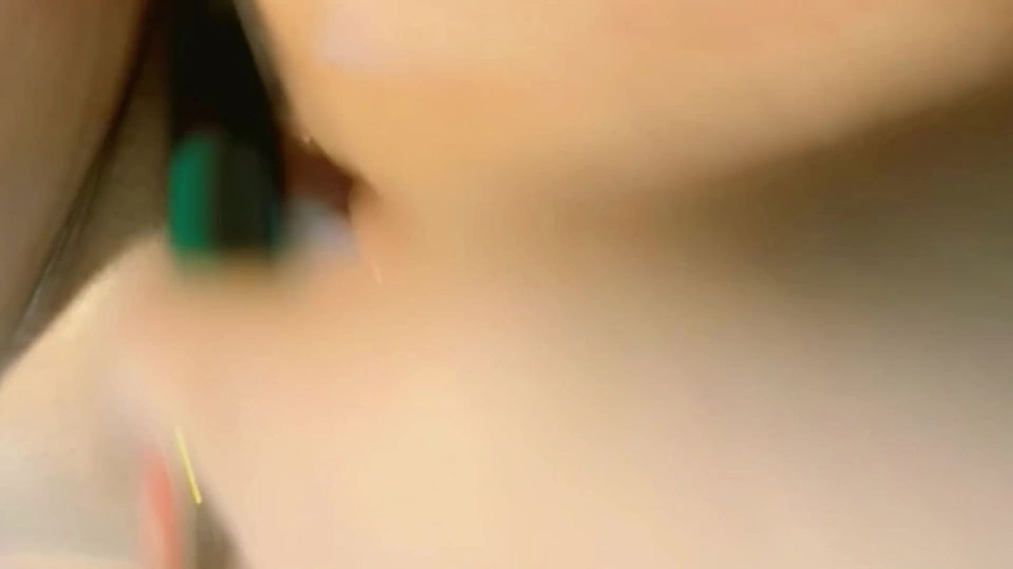 Big ass girl’s pussy rubbed by her boyfriend