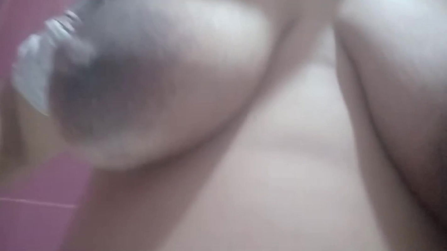 Desi step bhabhi pussy and anal flash in bath