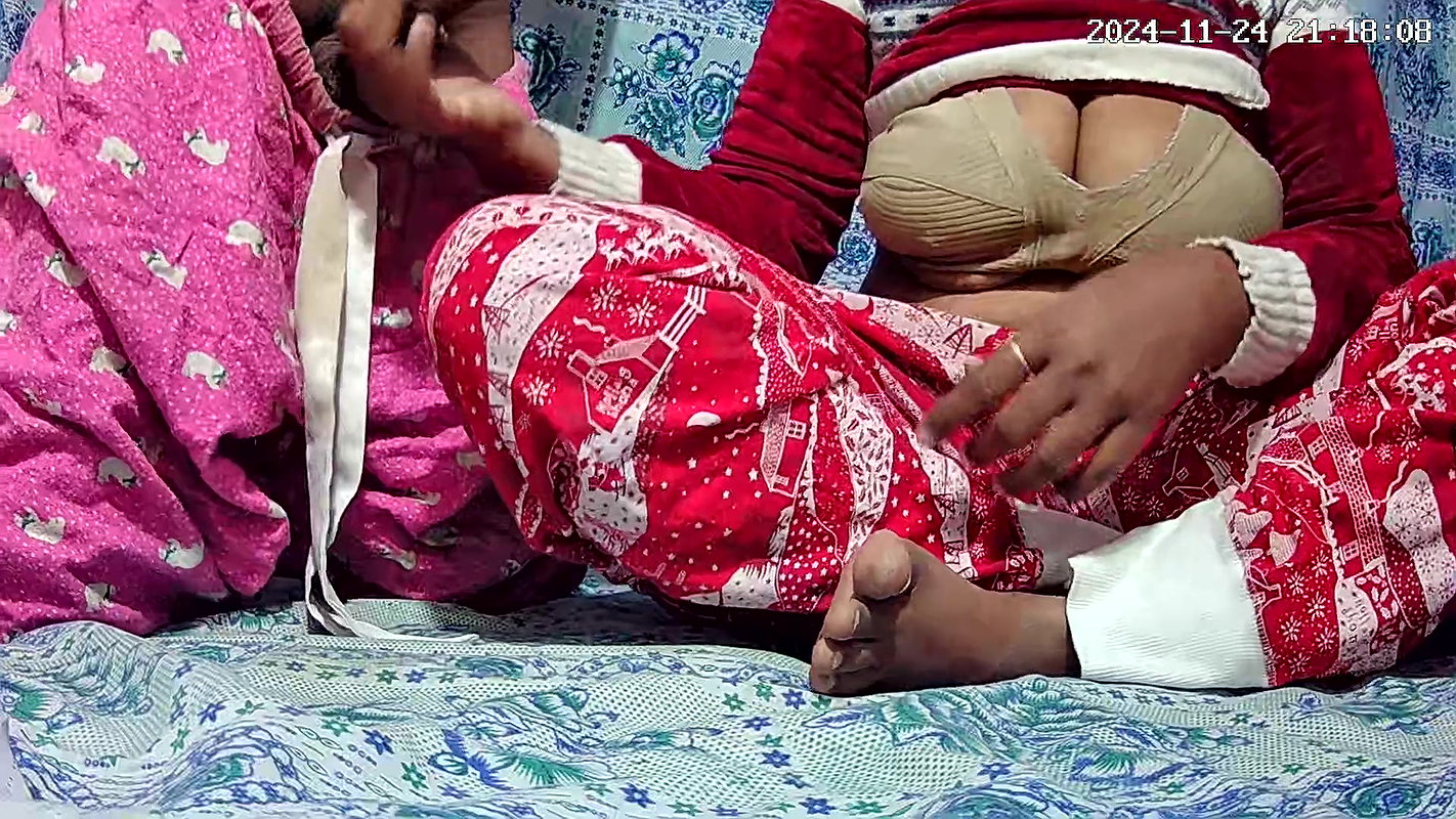 Indian mom and dad sex xnxx in the jungle