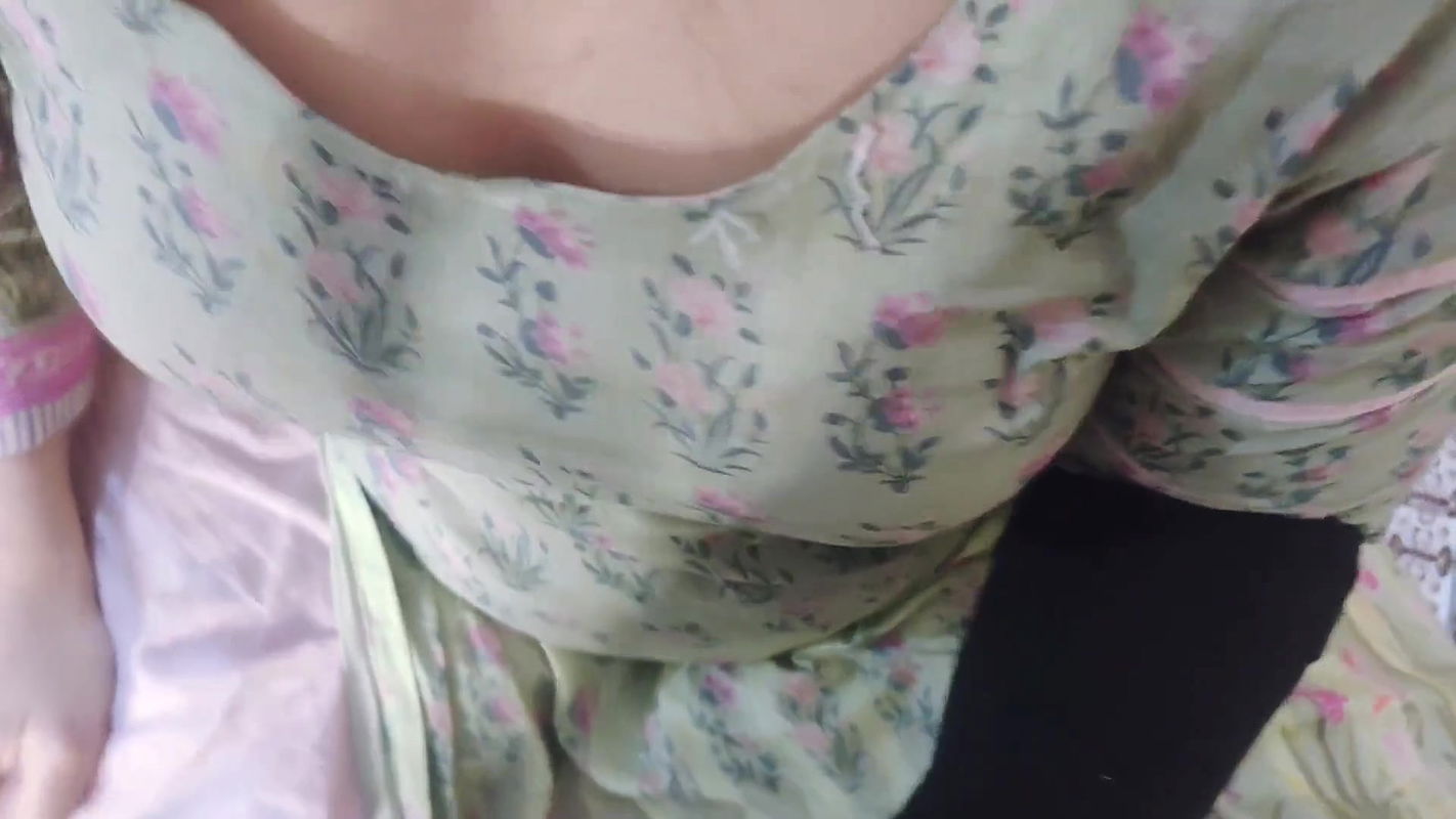 Aunty Ko Paisa Dekar Haath Mein Lund Pakraya – Hindi Audio