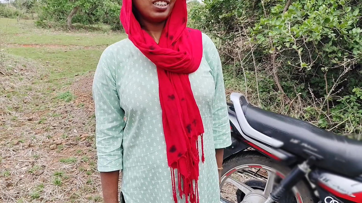 After college holidays, young Indian desi girl goes to the jungle with her boyfriends – desi village young college girl jungle