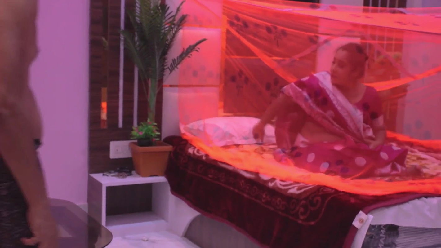 Bhaiya ke jaane ke baad bhabhi ko khub pela