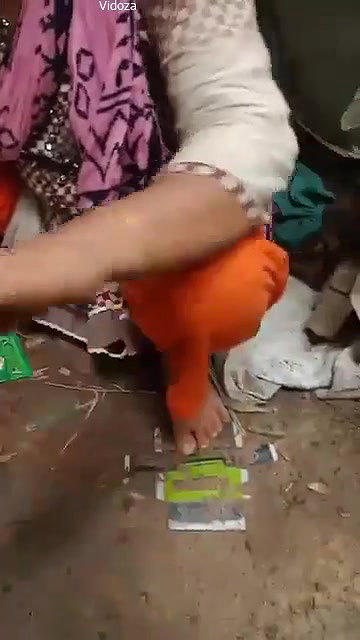 Village sexy bhabi boobs press