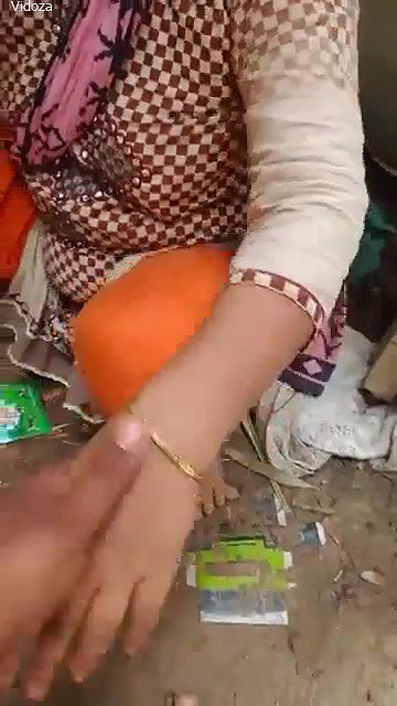 Village sexy bhabi boobs press