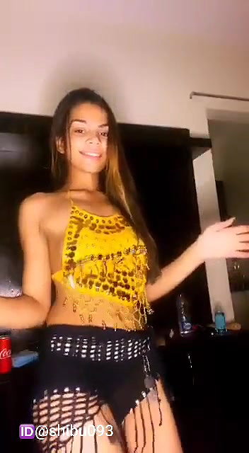 Beautiful Gf Sucking Dick