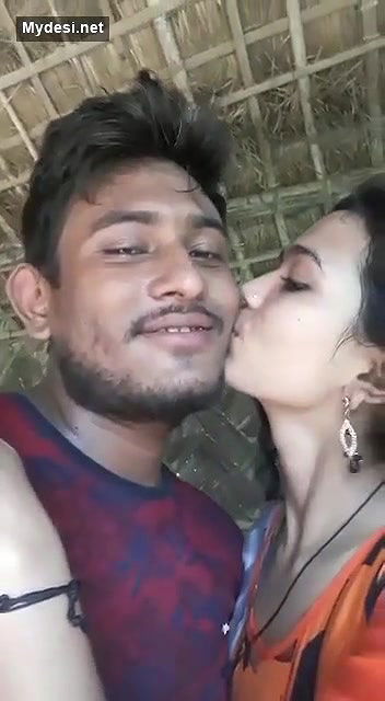 Desi lover fun in park