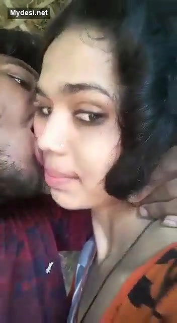 Desi lover fun in park