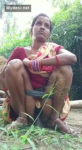 Desi village bhabi sexy pee