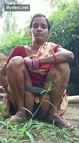 Desi village bhabi sexy pee