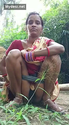 Desi village bhabi sexy pee