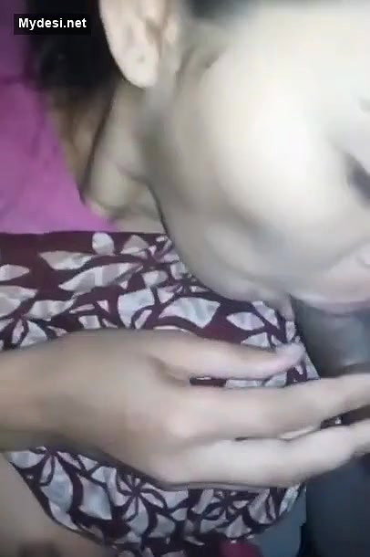Desi cute girl suck her bf dick