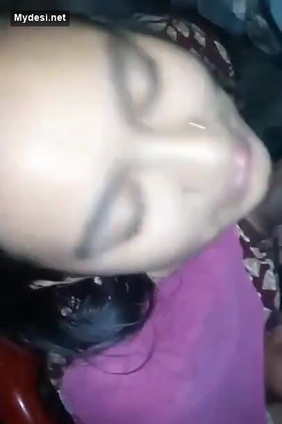 Desi cute girl suck her bf dick