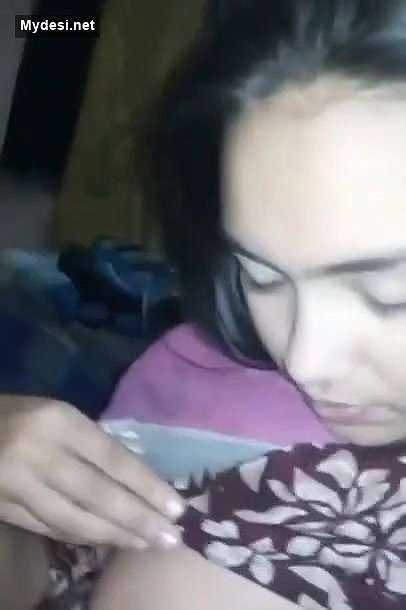 Desi cute girl suck her bf dick