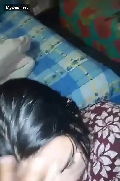 Desi cute girl suck her bf dick