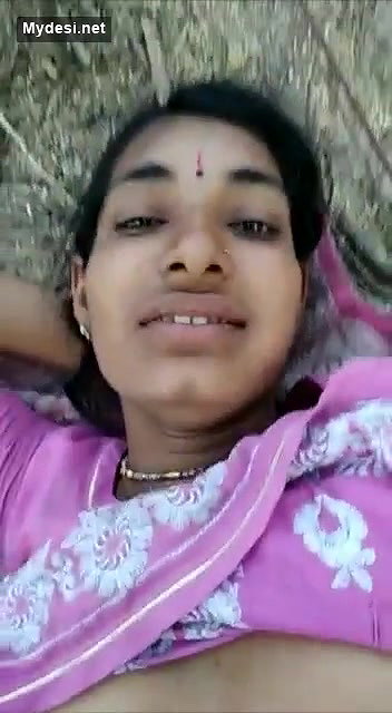 Sexy village bhabhi outdoor fucking
