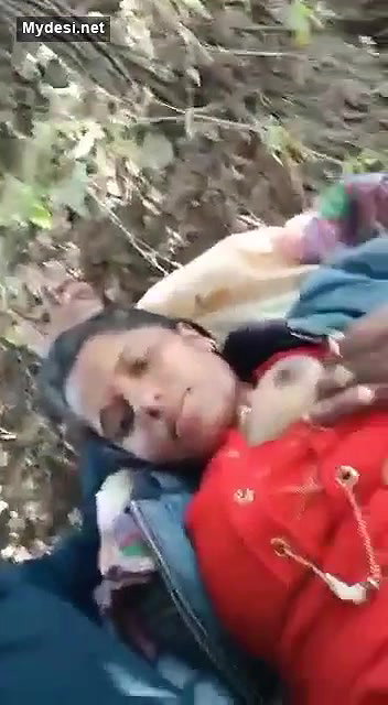 Desi couple fucking jungle