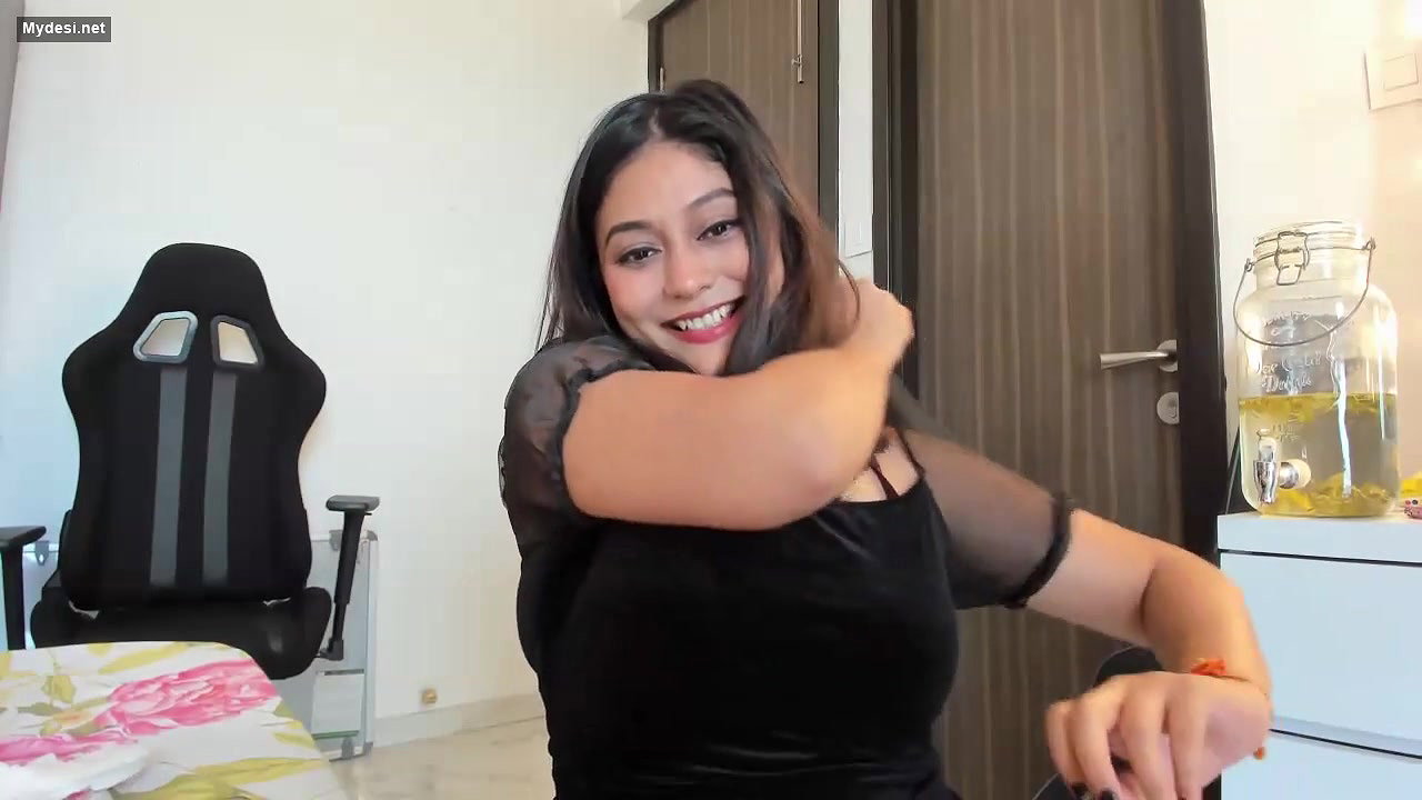 Anna And More Beautiful HOT INDIAN BHABHI – EROTIC EXPRESSION ON FACE