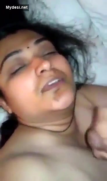 Chubby bhabhi do always horny