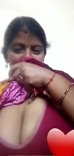 Bhabhi showing
