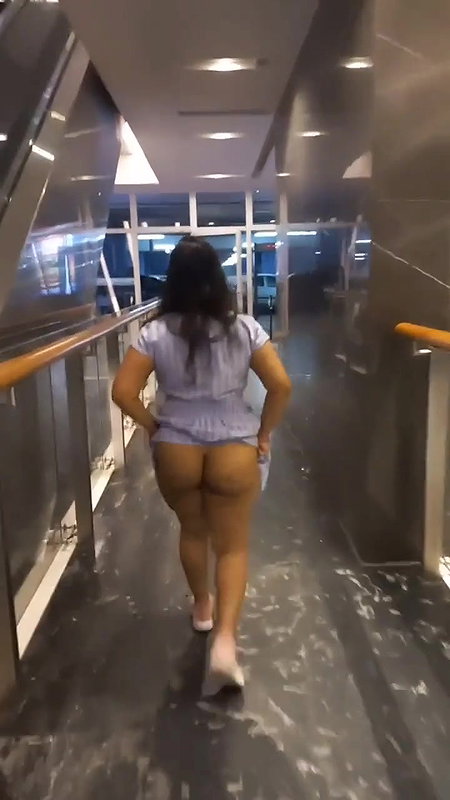 Hot daring wife Showing her ass in Shopping mall and Highway 2clips merged