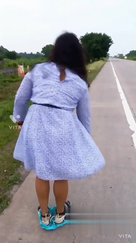 Hot daring wife Showing her ass in Shopping mall and Highway 2clips merged