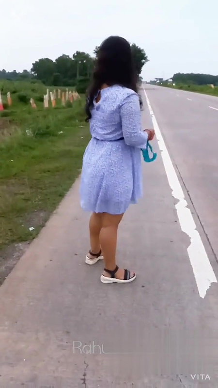 Hot daring wife Showing her ass in Shopping mall and Highway 2clips merged