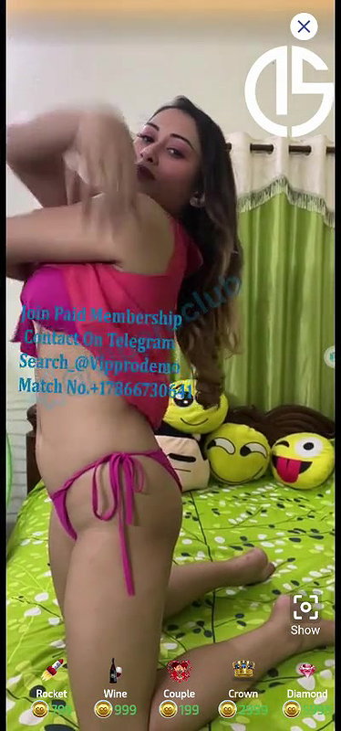 Divyanshi Bong Actress Nipple Pressing