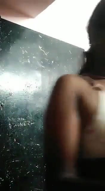 Desi Bhabhi Shows Her Boobs