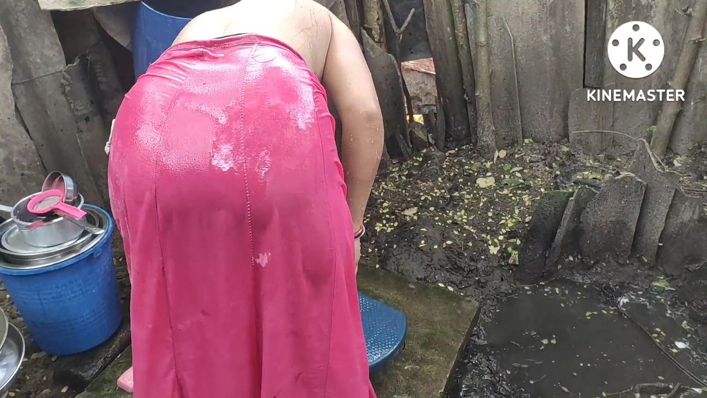 Anita yadav bathing outside with beautiful boobs