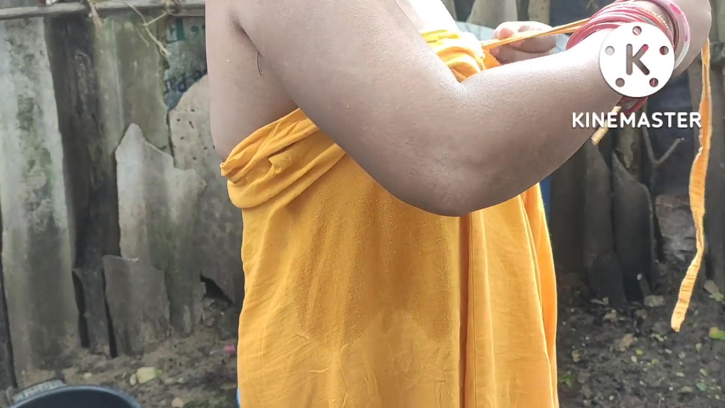 Indian hot housewife hot boobs