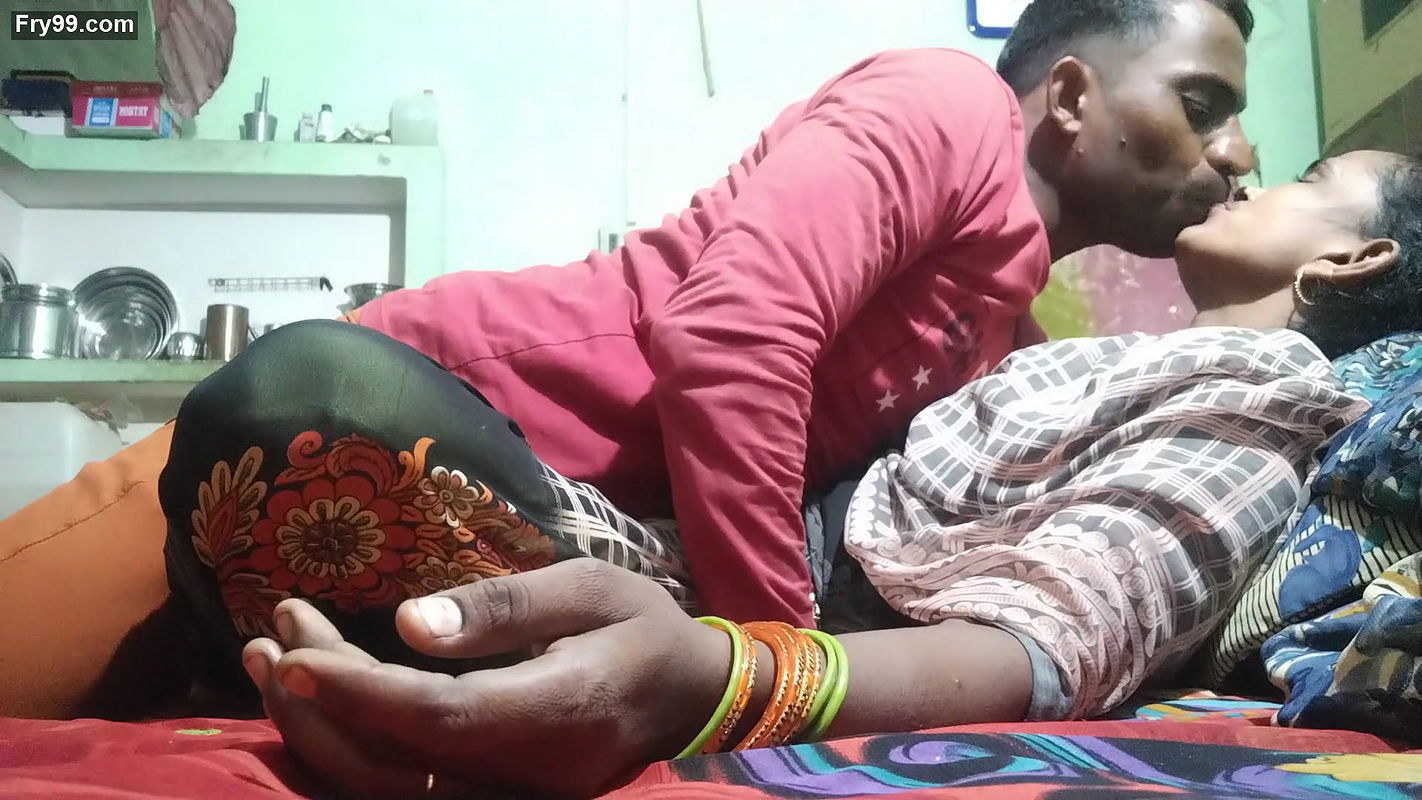 Dost ki girlfriend ke saat fhul injoy kiya Indian sex