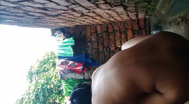 Hot beautiful village bhabi bathing video