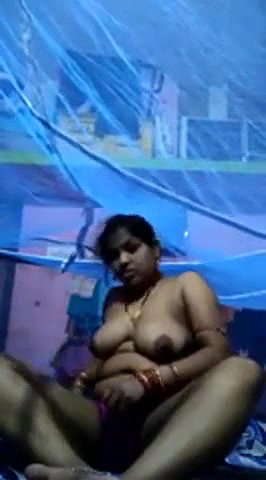 Desi Hot Bhabhi Masturbating