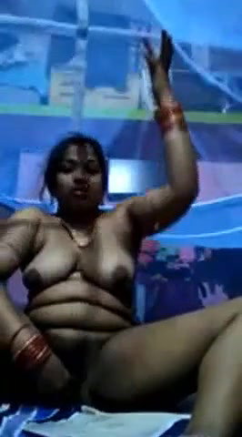 Desi Hot Bhabhi Masturbating