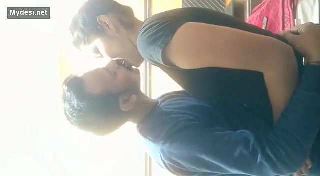 Desi lover hot kis video