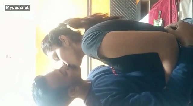 Desi lover hot kis video